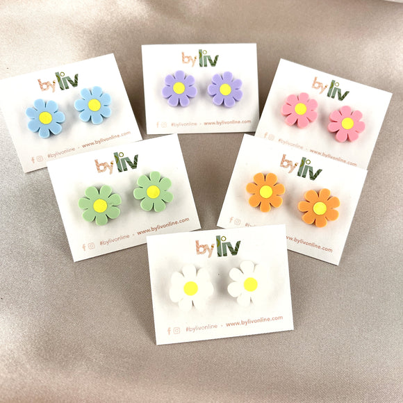 CHOOSE YOUR COLOUR: Daisy Studs