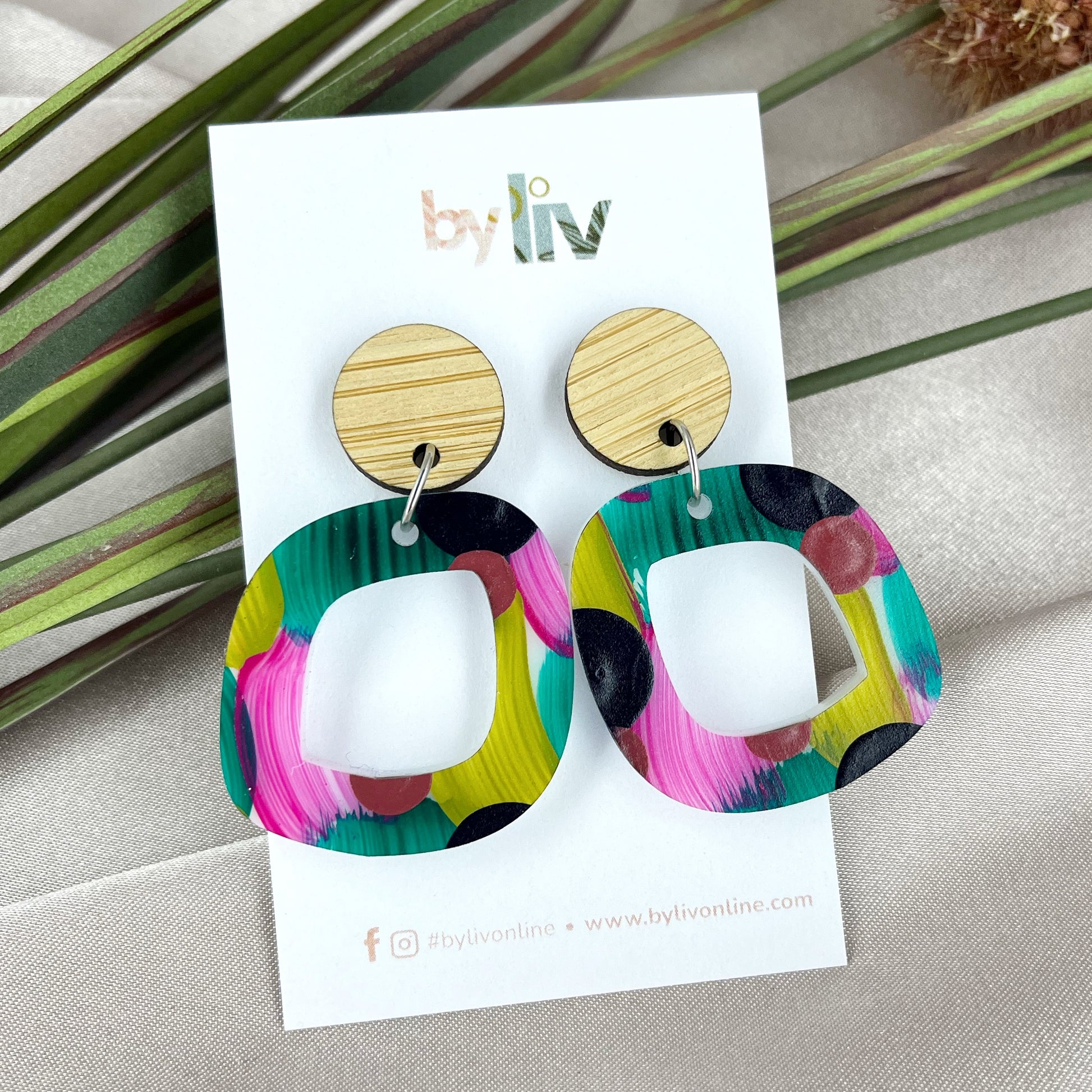 Playful Pulse – Petite Abstract Dangle Earrings