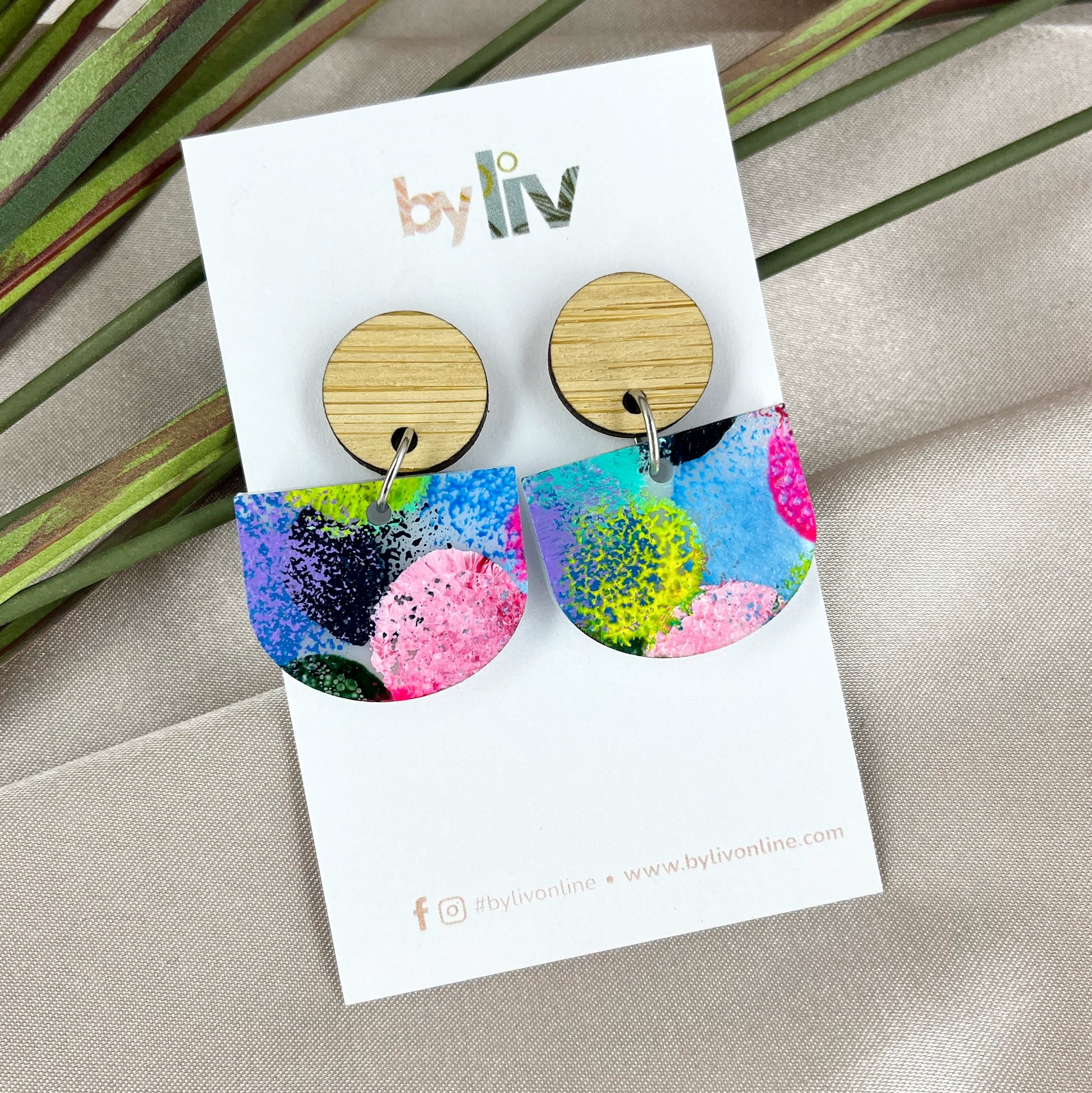 Confetti Joy – Scallop Dangle Earrings