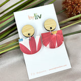 Daisy Dreams - Scallop Dangle Earrings