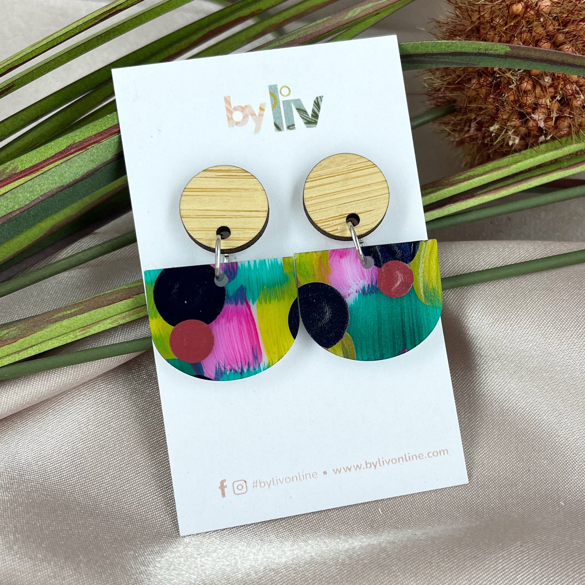 Playful Pulse – Petite Abstract Dangle Earrings