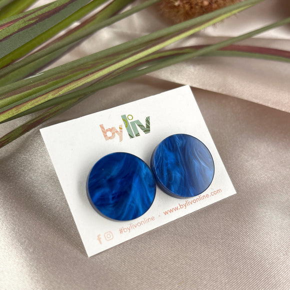 CHOOSE YOUR COLOUR: Statement studs